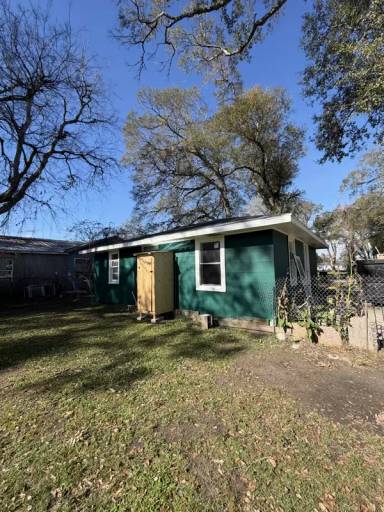 Main picture of 1726 Oscar St