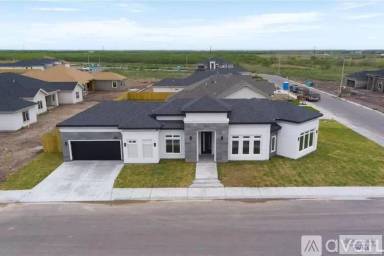 Main picture of 6292 King Palm Loop