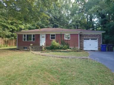 Main picture of 3302 Arlington Dr