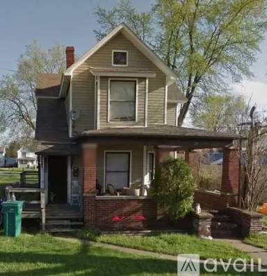 Main picture of 34 Bolton Ave
