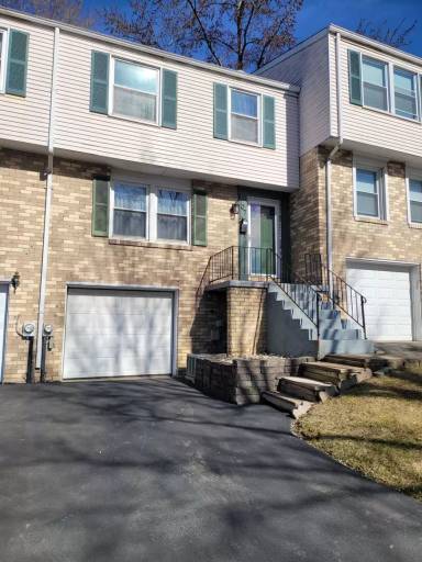 Main picture of 107 Hunting Creek Rd