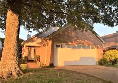 Main picture of 5466 Kayla Dr