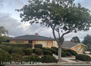 Main picture of 376 Shamrock Dr