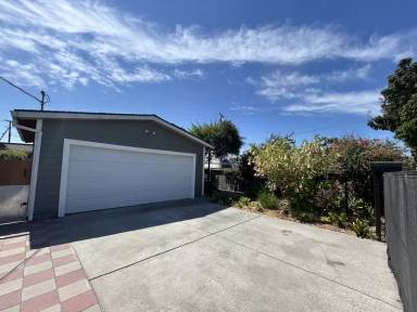 Main picture of 554 Sanford Ave