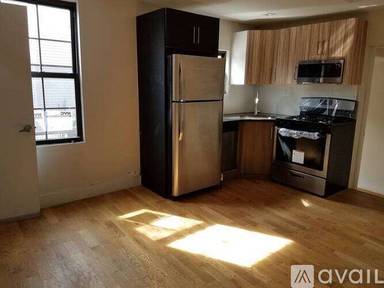 Main picture of 118 Kingsland Ave