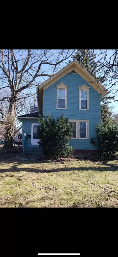 Main picture of 3586 Lake Ave