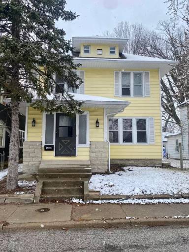 Main picture of 604 W Jefferson St
