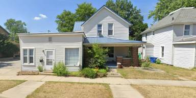 Main picture of 150 W Broadway St