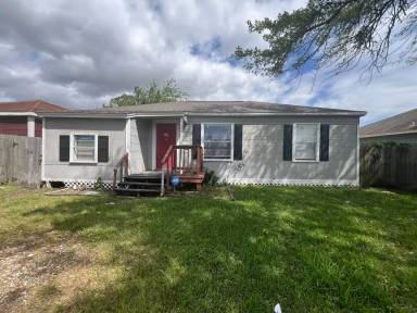 Main picture of 204 18th Ave N