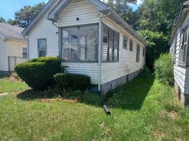 Main picture of 3756 Tyler St