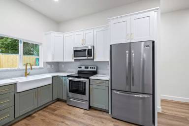 Main picture of 7661 Troy Ter