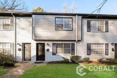 Main picture of White Oak Townhomes