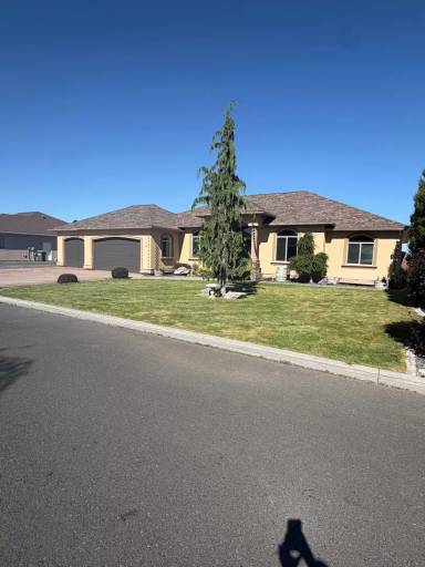 Main picture of 440 Dream St SE