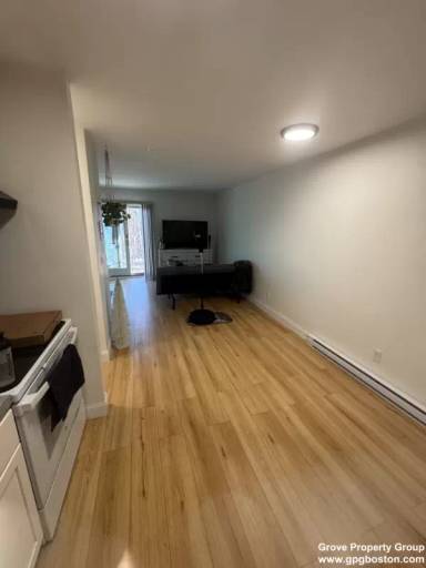 Main picture of 720 Bennington St