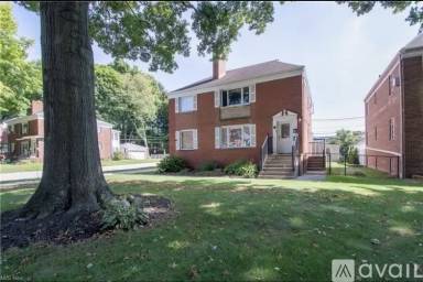 Main picture of 37 N Pershing Ave