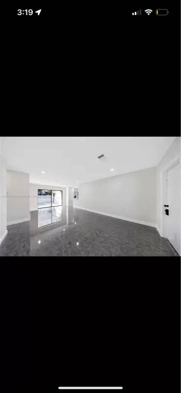 Main picture of 6460 Perry St