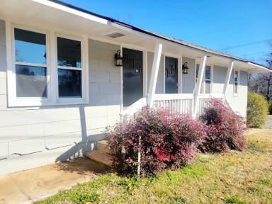 Main picture of 103 Hollingshed Ave SE
