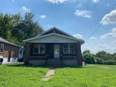 Main picture of 2528 McLaran Ave