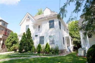 Main picture of 1309 Wilmot St