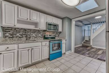 Main picture of 1253 Sargeant St