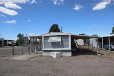 Main picture of 800 W 4th St