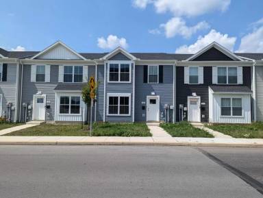 Main picture of 646 N College St