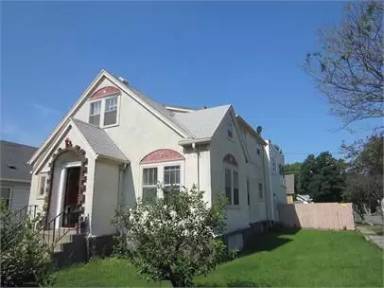 Main picture of 2226 University Ave NE