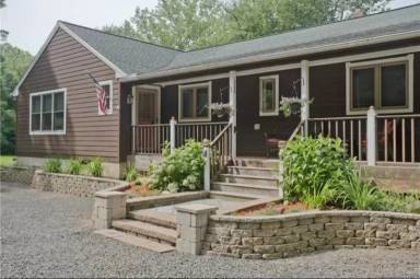 Main picture of 132 Brainard Rd