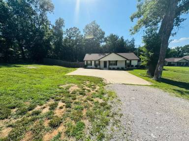 Main picture of 3316 Hunters Point Pike