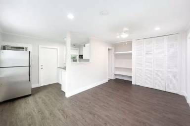 Main picture of 1883 Smith Dr