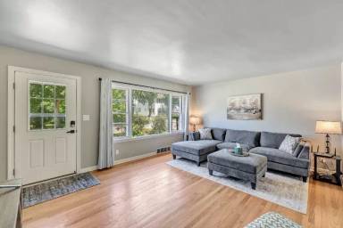 Main picture of 710 Grignon St