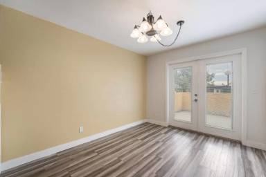 Main picture of 3949 S Torrey Pines Dr