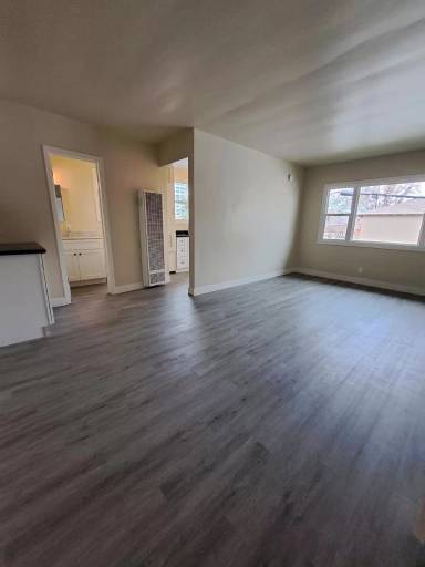 Main picture of 301 N Hollywood Way