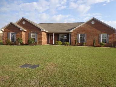 Main picture of 102 Stonehedge Dr