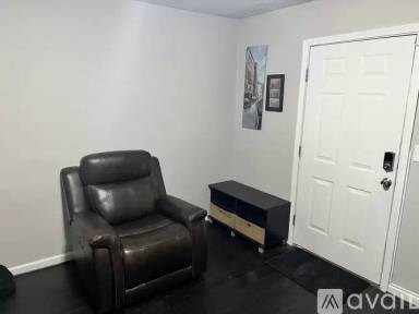 Main picture of 810 Parsons St SW