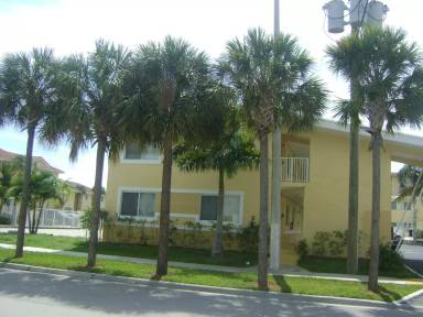 Main picture of 2080 NE 167th St