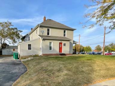 Main picture of 103 7th Ave NW