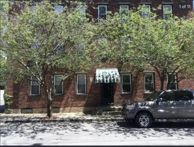 Main picture of 23 Monroe St