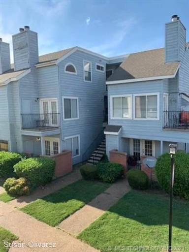 Main picture of 1802 E 66th Pl