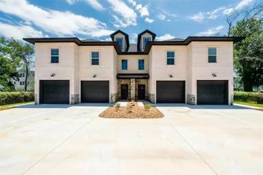 Main picture of 1540 W Long St
