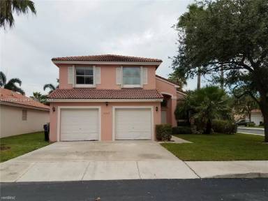 Main picture of 16507 NW 3rd St