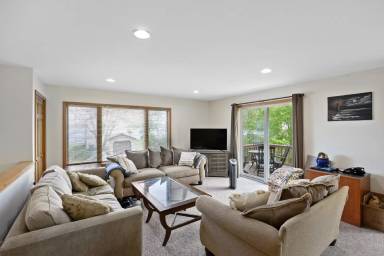 Main picture of 12 Lake Ave