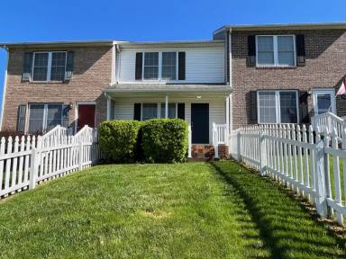 Main picture of 1524 W Market St