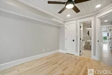 Main picture of 100 Pinewood Rd