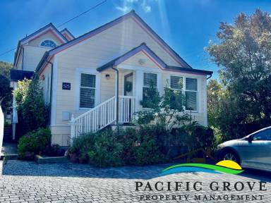 Main picture of 516 Forest Ave