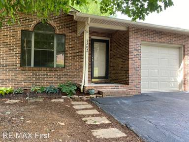 Main picture of 1202 Karina Cir