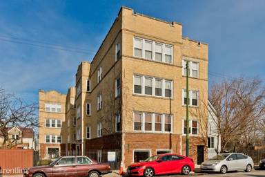Main picture of 3040 W Diversey Ave