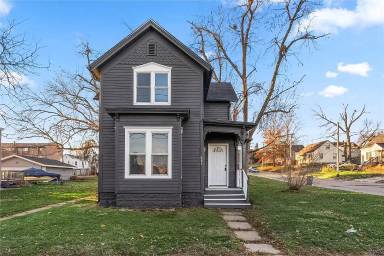Main picture of 661 15th Ave SW