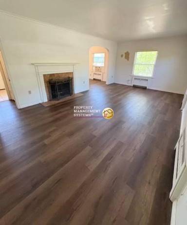 Main picture of 258 E 10th Ave