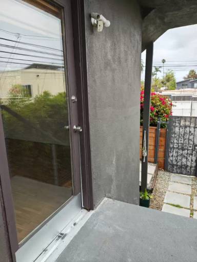 Main picture of 250 3rd Ave